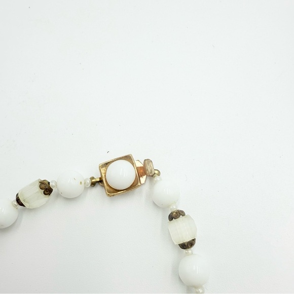 Vintage Long White Milk Glass Beaded Necklace - Picture 8 of 11
